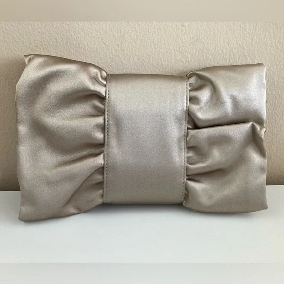 NWT BCBGMaxazria BCBG Satin Bow Clutch Purse Handbag Bag Gravel White Gold Y2K - Picture 2 of 9